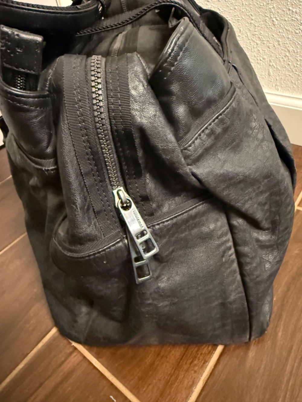 lululemon Om the Day Bag | Black | Vintage Yoga Gym Shoulder Bag - Picture 10 of 14